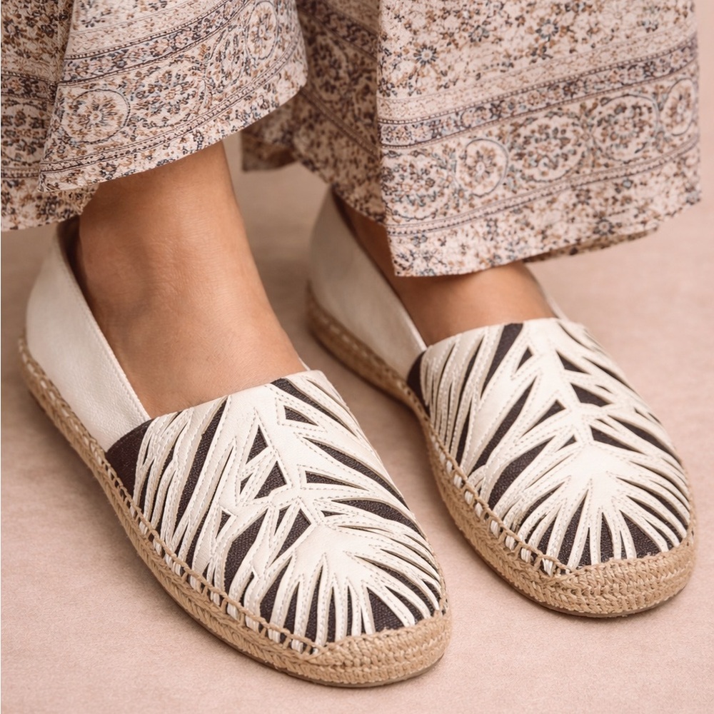 Tory Burch Palm Flat Espadrilles Ivory/brown Size 9.5